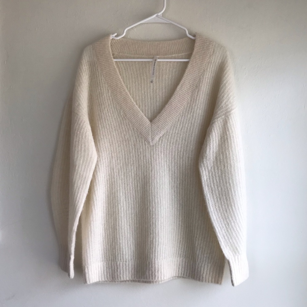 The Group by Babaton Klein Sweater small